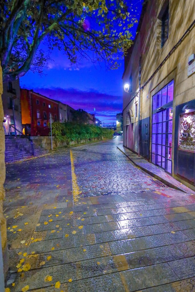 Night view of Girona, near the Santa Rosa apartment